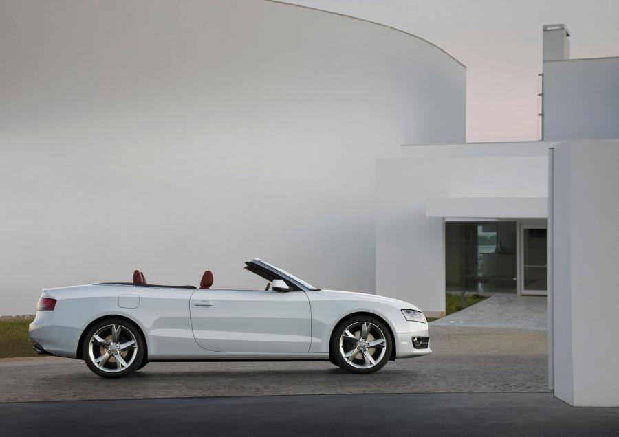  Audi A5 Cabriolet 3.0 TDI 2009 года  (фото 51 из 72)